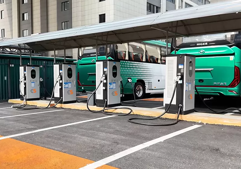 Scutum Estar Truck charger